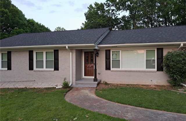 700 Lynn Circle SW Gallery 2