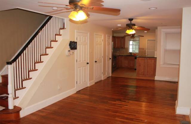 5857 Woodcrest Avenue Gallery 2