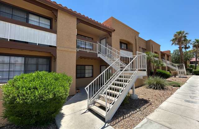 LIMITED TIME MOVE IN SPECIAL WITH THIS COZY 1 BEDROOM TOP FLOOR CONDO Gallery 1