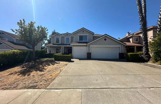Gorgeous Antioch Home 3 Car Garage w/ SOLAR Gallery 1