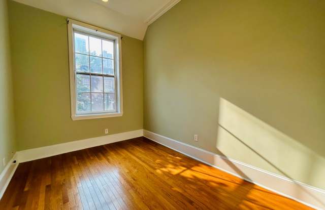 325 South 12th Street LLC Gallery 4