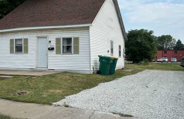 Close to town 2 Bedroom 1 Bath photos photos