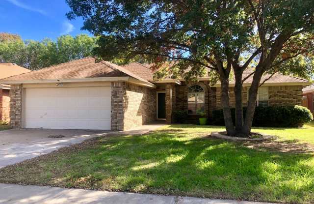 4 Bedroom House with New Flooring photos photos