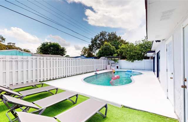 6630 Cody St - 6630 Cody Street, Hollywood, FL 33024