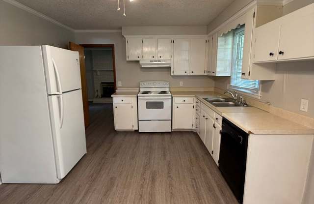 3BR Brick Home with Beautiful Hardwood Floors photos photos