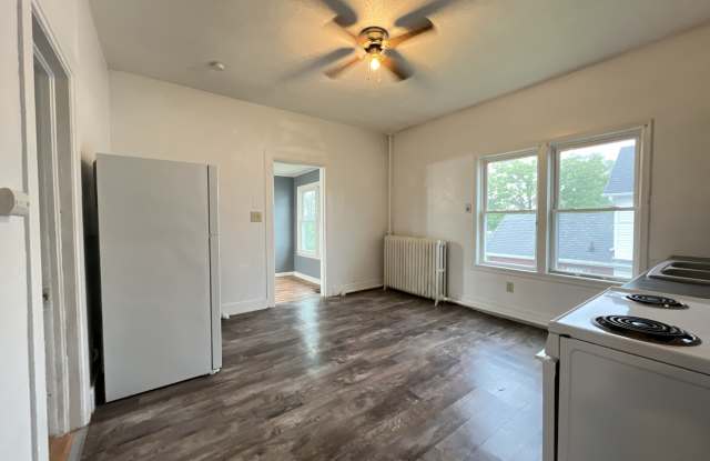 1010 1/2 Rhomberg Avenue Gallery 2