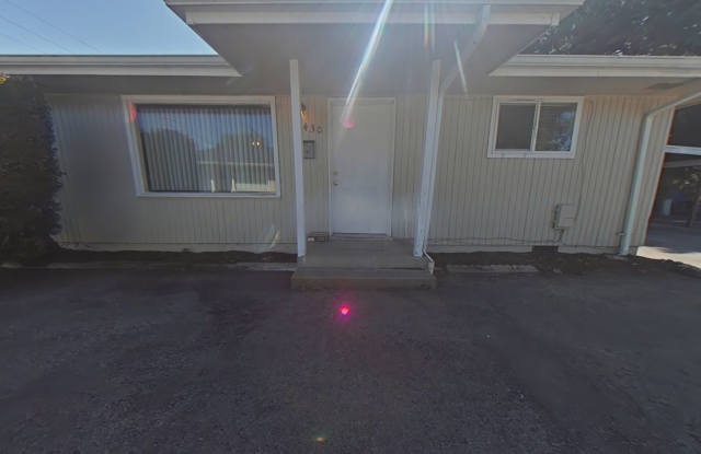 2 Bedroom Duplex ~ Close to Campus photos photos