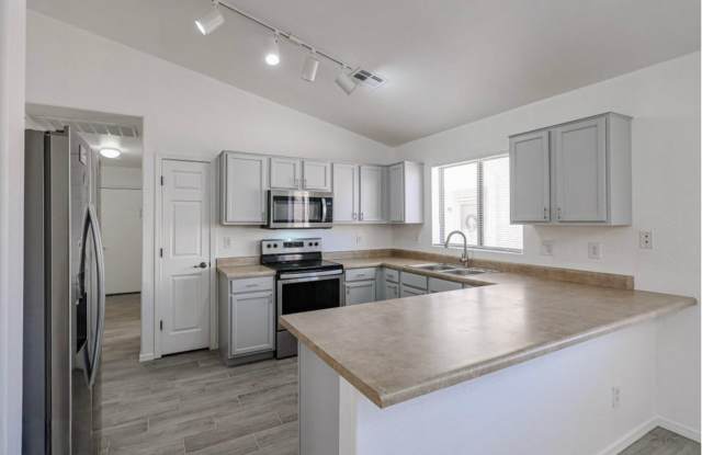 4Bed/2Bath House in Buckeye! Ready for Immediate Move-In! photos photos