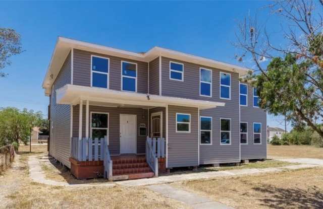 622 W Ella Avenue photos photos