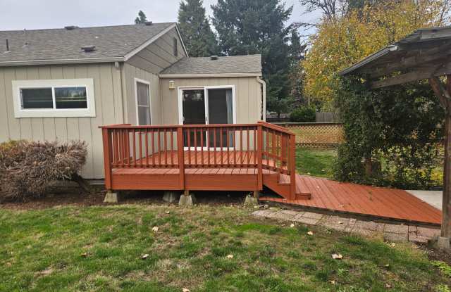 River Road SIngle Family Home - 90 Irvington Drive, Lane County, OR 97404