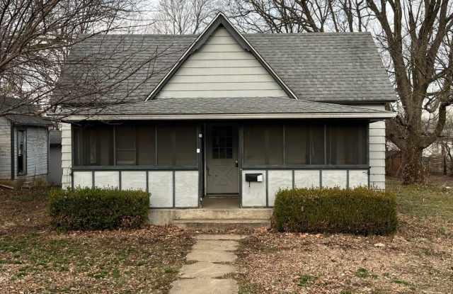 517 N Walnut Ave. - 517 North Walnut Avenue, Republic, MO 65738