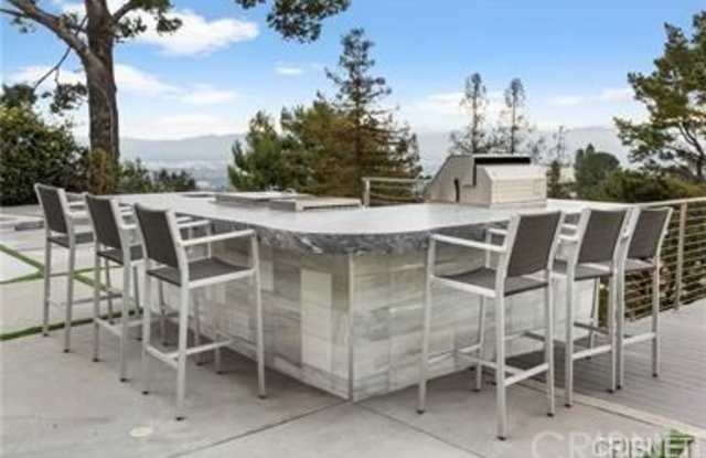 3064 Elvill Drive Gallery 3