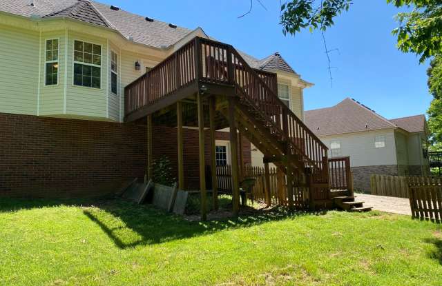 3 Bedroom Pet Friendly Home For Rent In St. B Area! Gallery 4