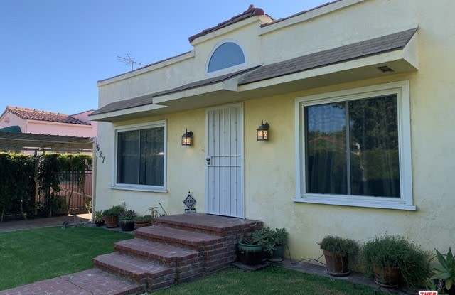 627 N Formosa Ave - 627 North Formosa Avenue, Los Angeles, CA 90036