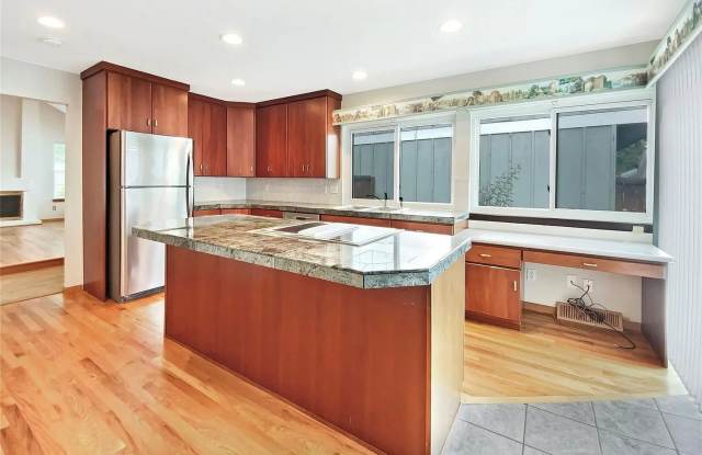 Spacious 4BR House in Arvada Gallery 3