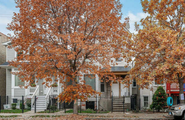 2820 N SACRAMENTO Avenue photos photos