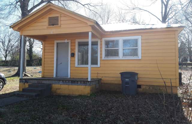 2 Br / 1 Ba Home in Searcy, 1301 W Vine ($645/mo.) photos photos