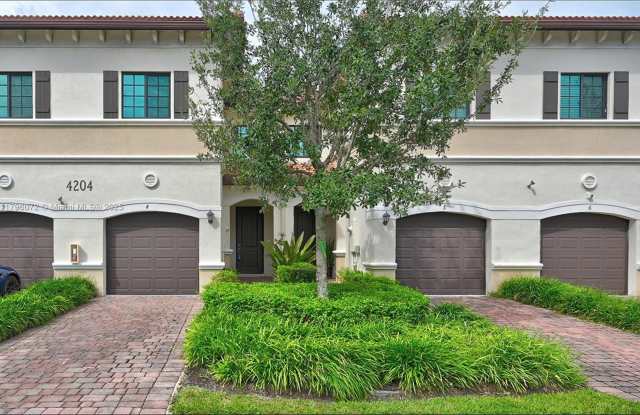 4204 N Dixie Hwy photos photos