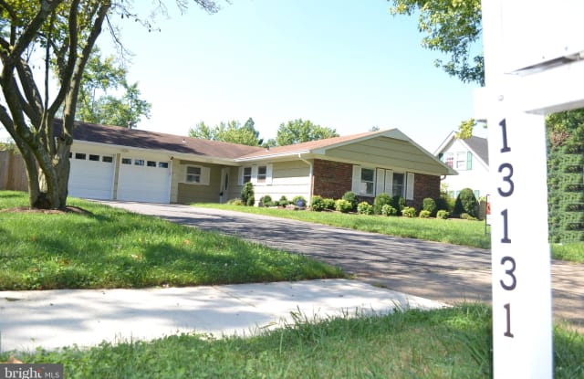 13131 POPLAR TREE ROAD - 13131 Poplar Tree Road, Greenbriar, VA 22033