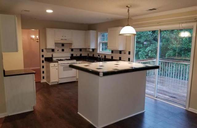 180 Windriver Trail Gallery 3
