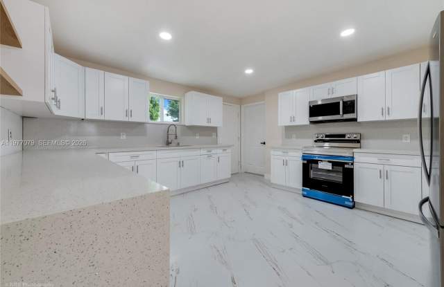 10421 SW 184th St photos photos