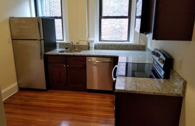 Charming 2 Bedroom-No Broker Fee Gallery 1