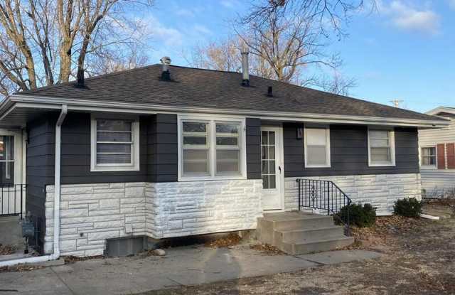 201 S 53rd St - 201 South 53rd Street, Lincoln, NE 68510