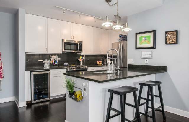 4311 North Sheridan Road photos photos