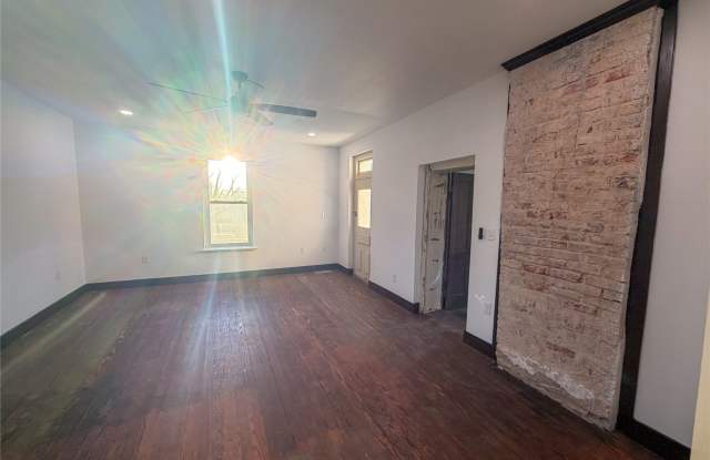 107 E Stone Street Gallery 3