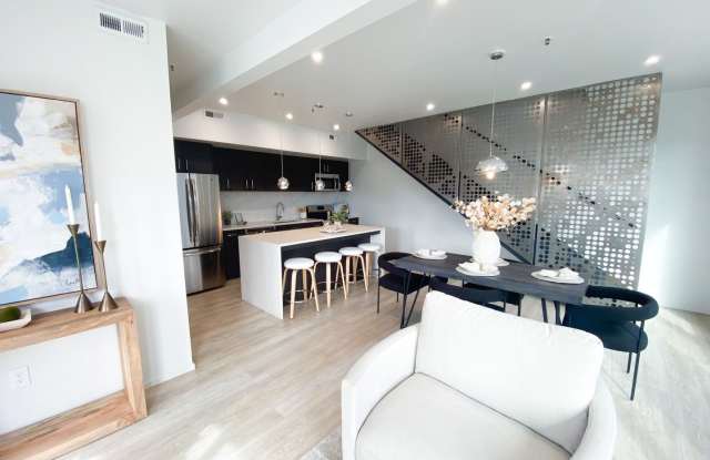 Modern 2BR Townhome w/ 2-Car Garage + 2.5 Baths – Move-In Special! Salt Lake City photos photos