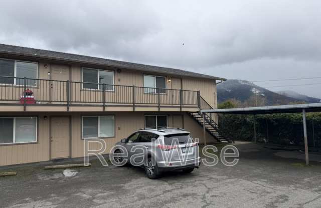 1703 NE Fairview Ave photos photos