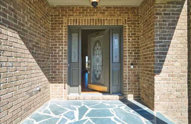 695 Cedar Pt. Gallery 3