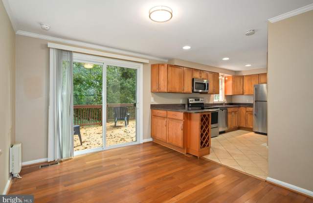 4301 SANGAMORE ROAD Gallery 3