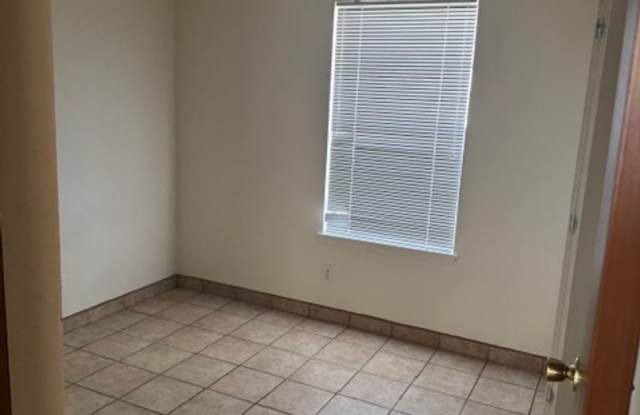 NOW Available-3 Bedrooms, 1.5 Baths, Garage - 1718 Webster Avenue, Las Cruces, NM 88001 NOW Available-3 Bedrooms, 1.5 Baths, Garage - 1718 Webster Avenue, Las Cruces, NM 88001