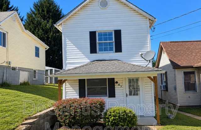 47 Oakwood Avenue Gallery 1