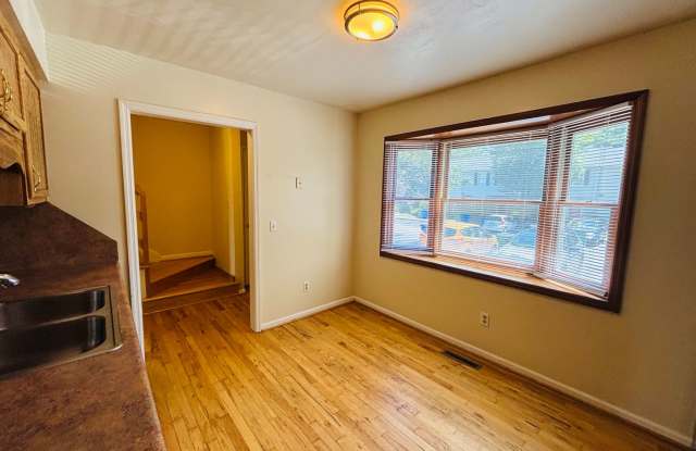4 Bedroom, 3.5 Bath Townhouse Gallery 4