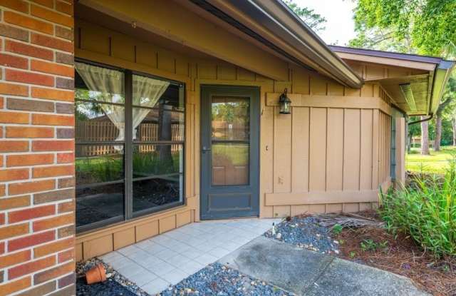225 HERON BAY Circle Gallery 1