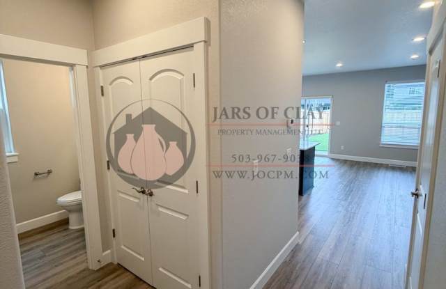 1329/1331 #2023-LL765 Gallery 4