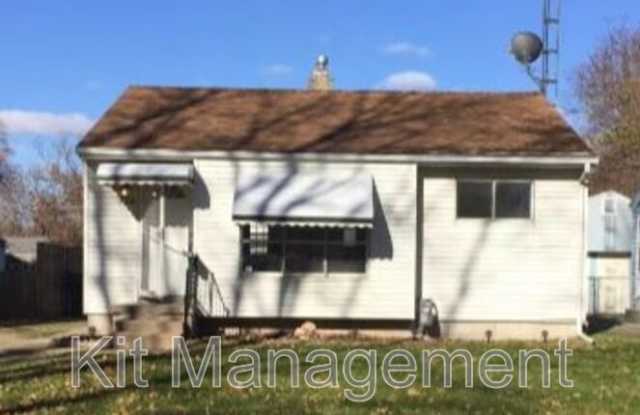 536 Poinsetta photos photos