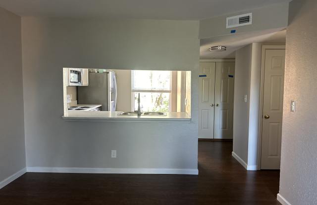 1996 Green Glen Drive Gallery 2