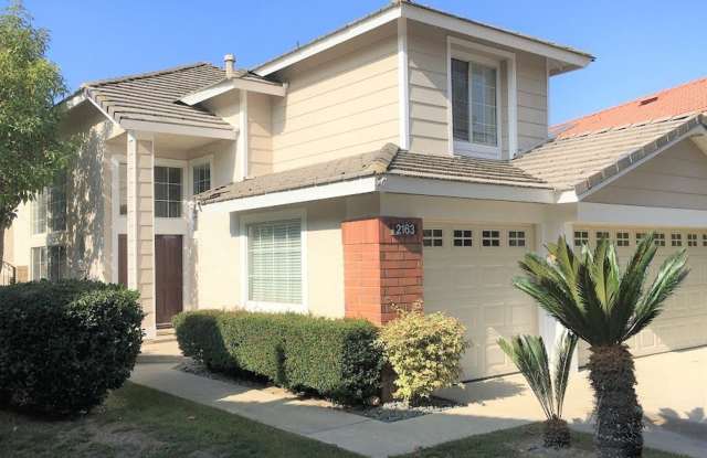 2163 Hedgerow Ln Gallery 2