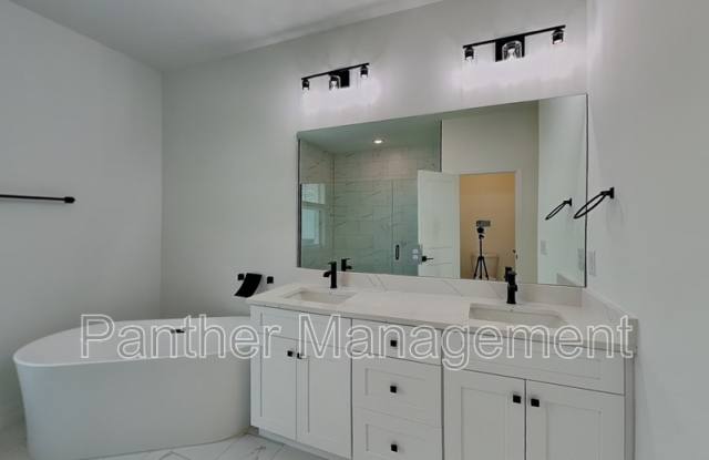 1422 Northeast 33rd Lane photos photos