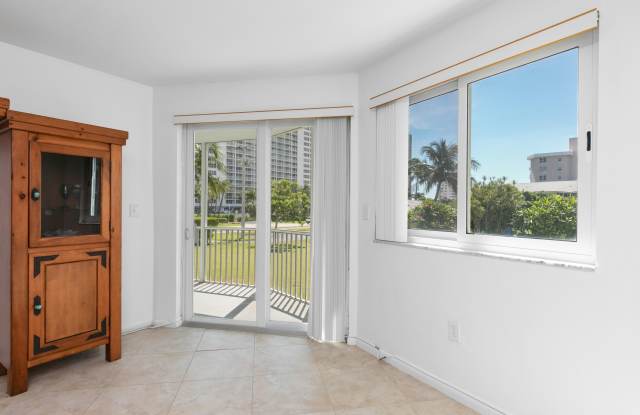2700 Banyan Road Gallery 4