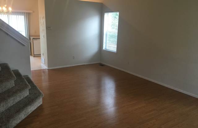 5053 Goshawk Ct Gallery 2