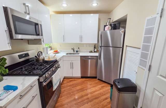 Cute sunlit 2br/2bth in Shaw, DC. Ready in early September! Gallery 4