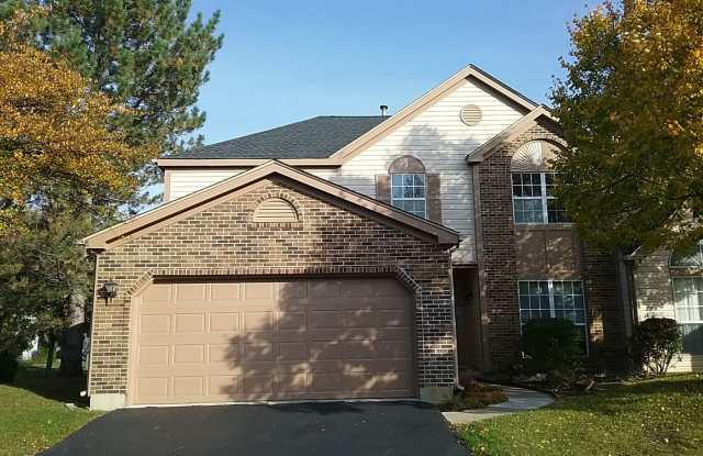 Large 3 Bedroom End Unit Located in the Kensington Court subdivision! photos photos