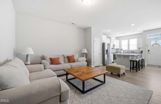 276 Douglas Falls Drive Gallery 4