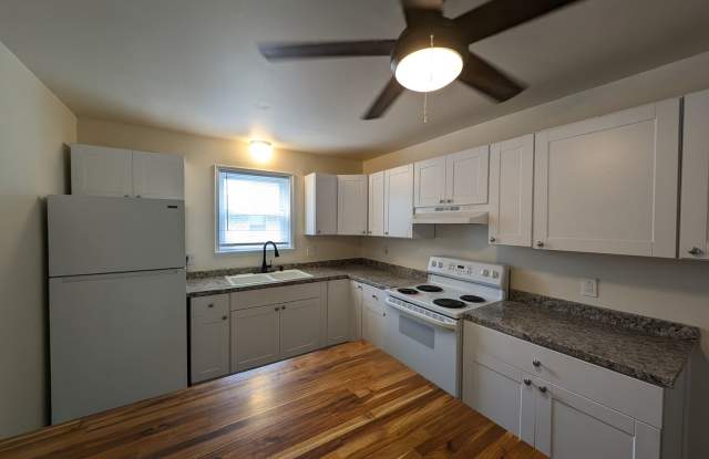 4 Bed 1.5 Bath Home in Gilbertsville photos photos