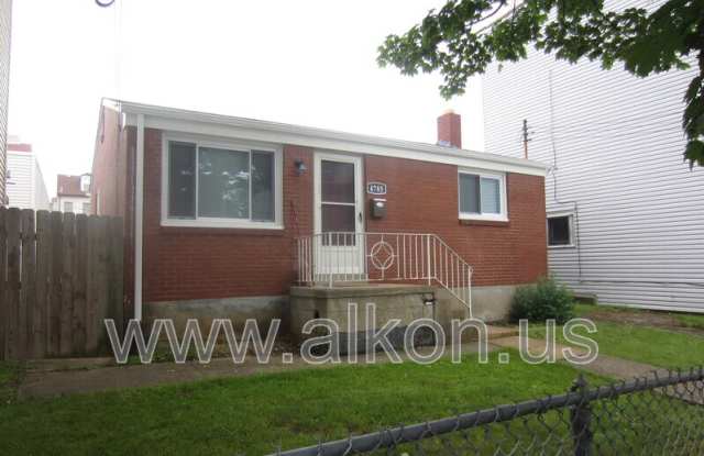 4785 Yew St photos photos