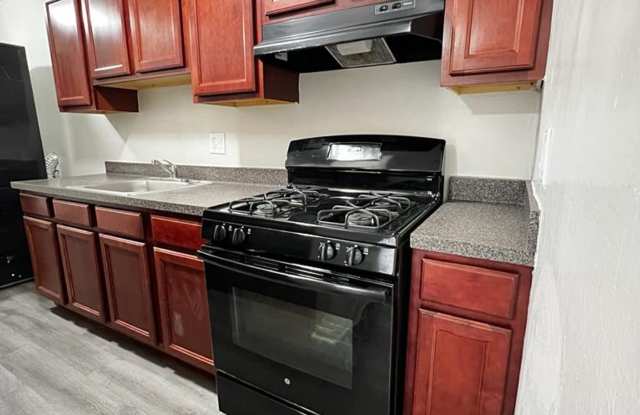 Quincy Village Apartments Gallery 3